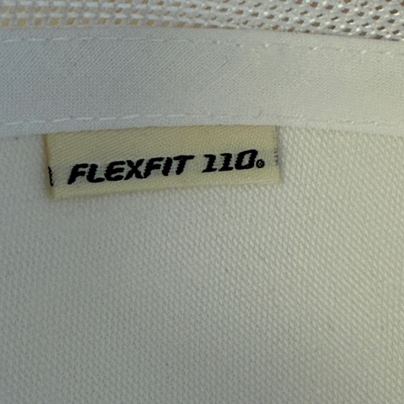 Travis Mathew Florida FlexFit Hat New With Tags - Picture 6 of 9